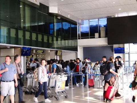 Sân bay Tân Sơn Nhất đón lượng khách kỷ lục