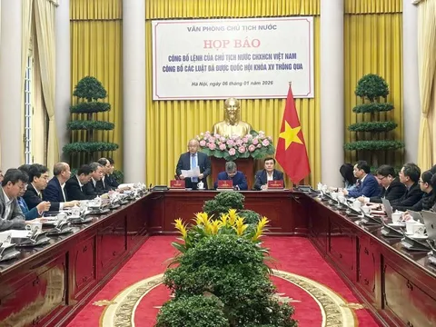 Công bố Lệnh của Chủ tịch nước về các luật thuế, nhiều quy định liên quan hộ kinh doanh