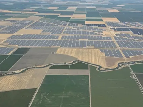 Trang trại điện mặt trời siêu khổng lồ 21 GW “mọc” ở nơi không ngờ