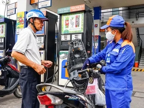 Giá xăng giảm lần thứ 5 liên tiếp