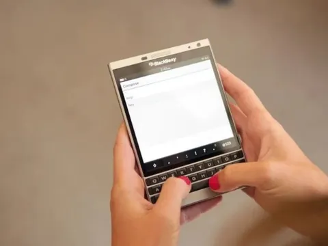 Khai tử suốt bao năm, sao dân tình vẫn cứ "ngày đêm phát cuồng" với BlackBerry – Người Việt không ngoại lệ?