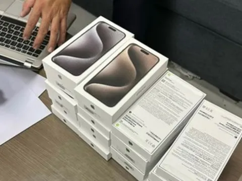 Hải quan thanh lý hàng nghìn chiếc iPhone là tang vật vi phạm hành chính, giá trung bình 800.000 đồng/chiếc