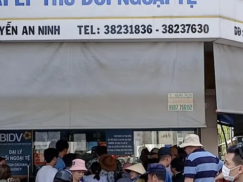 Người dân đổi USD ở đâu để tránh bị phạt nặng?