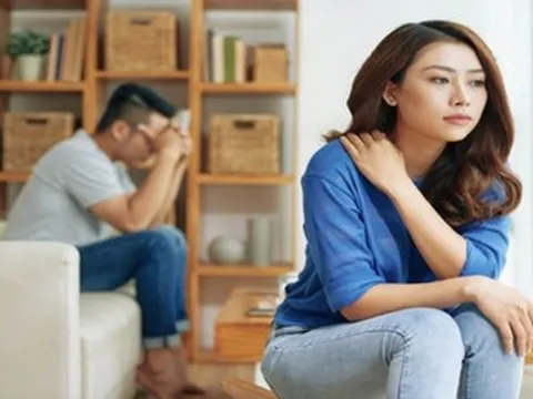 Dự tiệc tất niên ở công ty vợ, chồng mất ăn mất ngủ vì câu nói bâng quơ