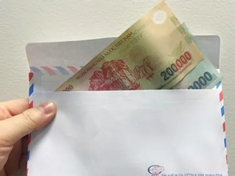 7 người nhà thông gia đến ăn cưới, gia chủ chưng hửng khi bóc phong bì