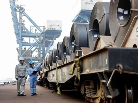 Kỷ lục mới của tỉ phú thép Trần Đình Long