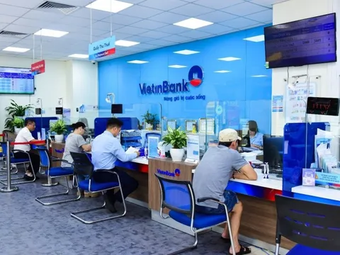 Cổ phiếu ngân hàng quốc doanh nổi sóng, CTG liên tiếp phá đỉnh với lợi nhuận kỷ lục