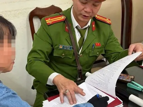 Định "chặt chém" khách Tây chiếc nón lá giá 850.000 đồng, người phụ nữ bị phạt 225.000 đồng