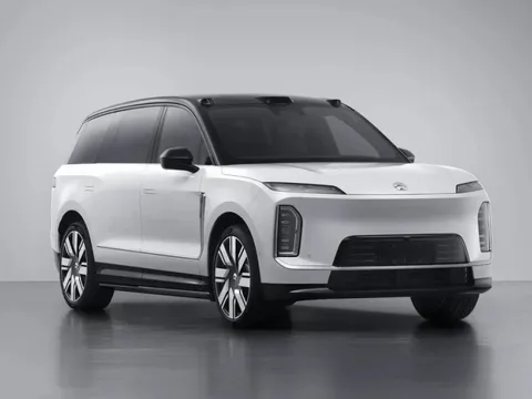 Nio ES9 'quái vật' SUV điện mới của Trung Quốc: To hơn Escalade, công suất gần 700 mã lực, pin CATL hoán đổi trong 3 phút