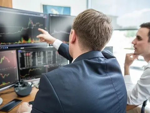 Khối ngoại bán ròng trong phiên VN-Index rung lắc, ngược dòng tung hơn 400 tỷ gom hai cổ phiếu bluechips