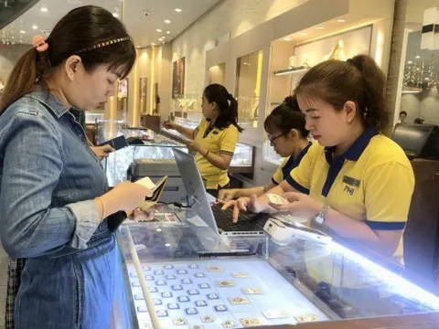 Vàng, bạc đều lập đỉnh mới