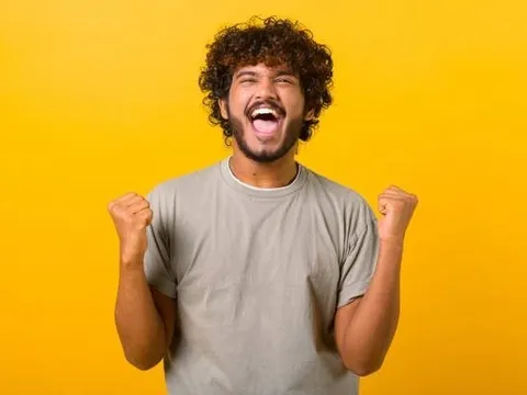 Cập nhật BCTC quý 4/2025 ngày 15/1: Doanh nghiệp đầu tiên báo lãi nghìn tỷ, một doanh nghiệp ô tô lỗ liên tiếp 15 năm