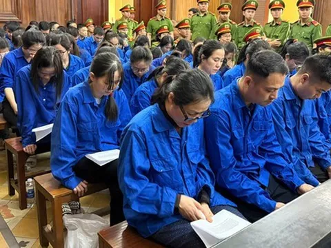 Hình ảnh 100 bị cáo hầu tòa tại TPHCM trong vụ "bão" phiếu thử nghiệm giả