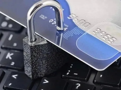 Ngân hàng có thể giới hạn chi tiêu, tạm thời khóa thẻ của khách hàng trong trường hợp này