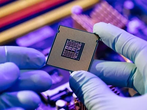 Sóng cổ phiếu Công nghệ - Viễn thông: FPT tăng kịch trần, ELC, FOX vượt đỉnh lịch sử