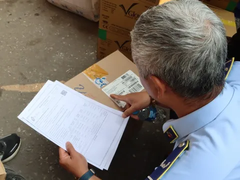 Kiểm tra đột xuất ga Hà Nội, phát hiện lượng lớn hàng hóa nghi nhập lậu