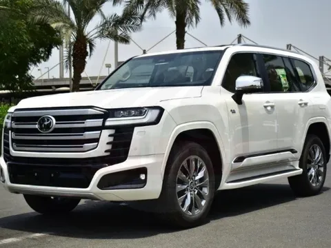 Thông tin này cho thấy Toyota Land Cruiser hybrid sắp bán tại ĐNÁ, mạnh hơn cả 'Mẹc G' mới sắp về Việt Nam