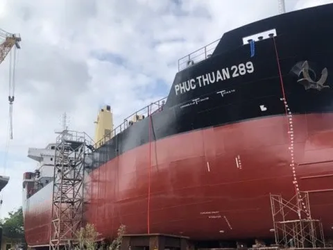 Mở thủ tục phá sản đối với Tổng Công ty Công nghiệp Tàu thủy và Công ty đóng tàu Bến Thủy