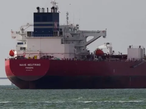 Không phải Nga hay Venezuela, hơn 170 triệu thùng dầu của một quốc gia châu Á đang lênh đênh trên biển, chuyện gì đang xảy ra?