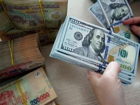 Tỷ giá USD hôm nay 19/1: Ngân hàng đi ngang, thị trường tự do tăng