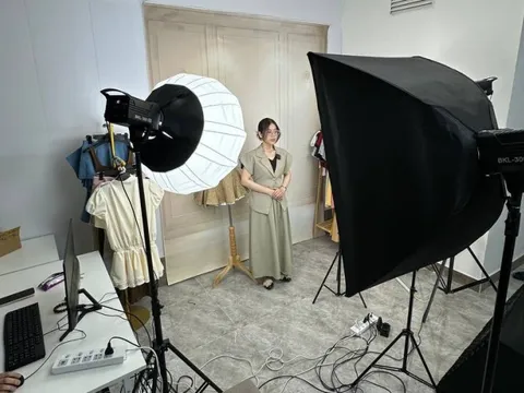 Dịch vụ livestream bán hàng Tết kín lịch, giá thuê KOL tăng chóng mặt