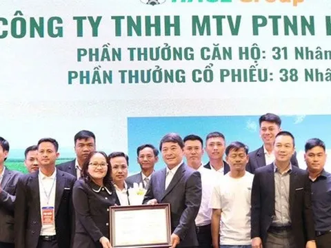 Nữ nhân viên được bầu Đức thưởng căn hộ kể lý do ở lại HAGL lúc khó khăn nhất