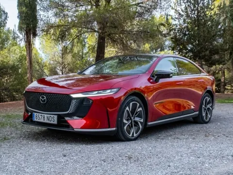 Mazda6 bị khai tử tại Việt Nam, nhưng 'hậu duệ' chạy điện lại bùng nổ doanh số, lôi kéo khách hàng từ các hãng top thế giới