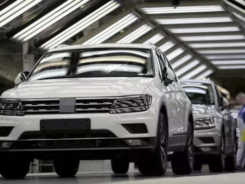 Thuế giảm sâu, ô tô nhập khẩu 'đua giá'