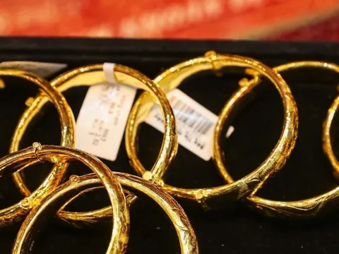 Giá vàng sáng 20/1: Thị trường trong nước ‘lặng sóng’, vàng thế giới giữ vùng cao kỷ lục