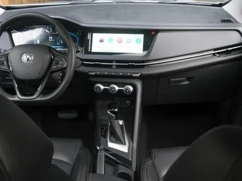 Mẫu SUV cỡ B ‘đúng và trúng’ nhu cầu khách hàng, giá chỉ 330 triệu: Thiết kế đẹp, trang bị phong phú, mâm hợp kim 17inch, dễ cho Hyundai i10 phải lo