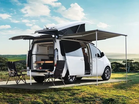 Cận cảnh 'nhà di động' điện Hyundai tích hợp pin mặt trời, chạy gần 400 km/lần sạc