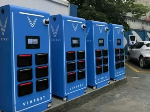 Cuộc đua trạm sạc xe điện ở vỉa hè: Cơ hội nào cho doanh nghiệp khi TP.HCM bật đèn xanh?