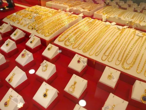 Thực hư chuyện "mua vàng trên giấy" tại các thương hiệu lớn: Là rủi ro hay giải pháp thông minh?