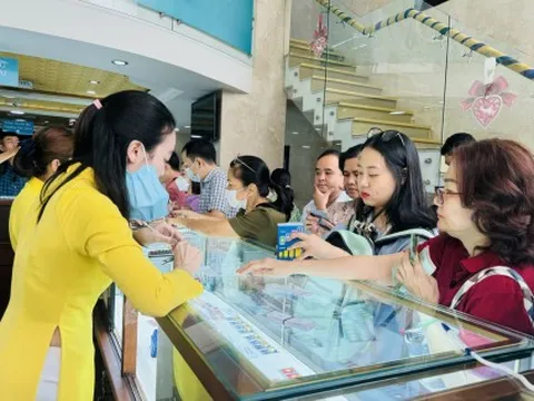 Giá vàng thế giới lên sát 5.000 USD/ounce, trong nước lập đỉnh 173,3 triệu đồng/lượng