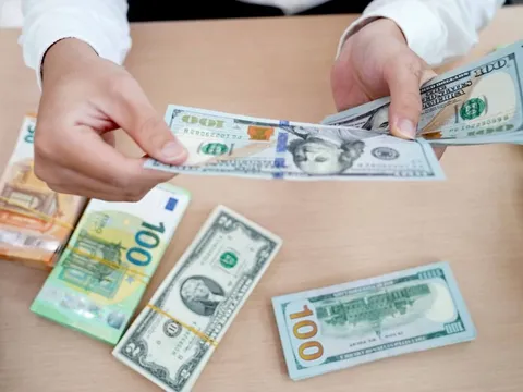 Tỷ giá USD hôm nay 26/1: Ngân hàng đồng loạt giảm giá