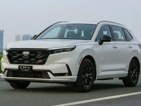 Honda CR-V e:HEV ‘chốt’ ngày 2/2 tới sẽ ra mắt, khách Việt sẽ thích vì thiết kế đẹp hơn: Trang bị gói an toàn vượt bậc, giá ‘rẻ như cho’ không?