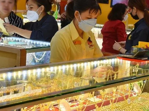 Cử tri kiến nghị có chính sách bình ổn giá vàng