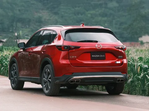Mazda CX-5 'một mình một ngựa' phân khúc CUV cỡ C trong 6 năm, bán hơn 17.000 xe trong năm 2025