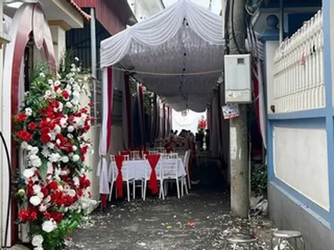 Mừng cưới hàng xóm 100 nghìn, người phụ nữ U60 nhận cái kết ê chề