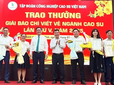 Báo Người Lao Động đoạt giải A viết về ngành cao su năm 2025
