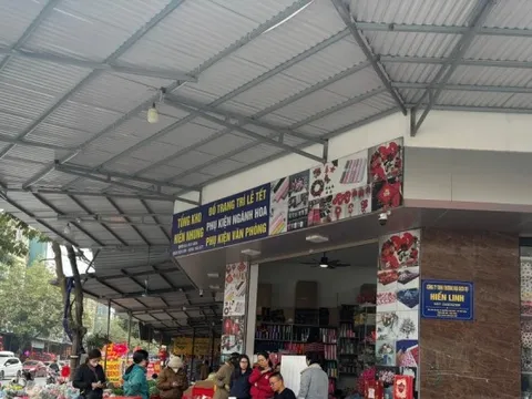 Tiểu thương khu chợ hàng đầu miền Bắc mở cửa buôn bán trở lại