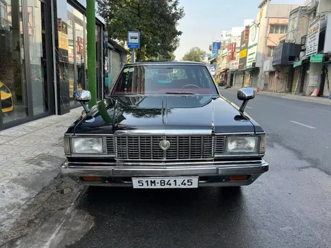 Ông Đặng Lê Nguyên Vũ đưa 'hàng hiếm' lên phố: Ngoại thất 40 năm tuổi, nội thất bên trong mới là thứ khiến ai cũng bất ngờ