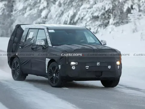 Santa Fe lộ diện phiên bản mới: Bỏ đèn chữ H, diện mạo mới gây tranh cãi