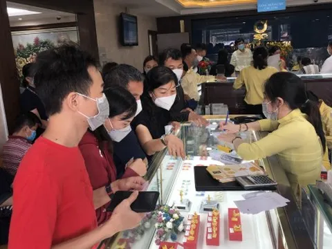 Giá vàng vượt ngưỡng 180 triệu đồng/lượng
