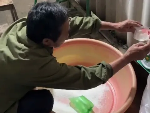 Bên trong cơ sở sản xuất hơn 1,1 tấn mì chính giả vừa bị triệt phá ở Hưng Yên: Bất ngờ lời khai 'ông chủ'