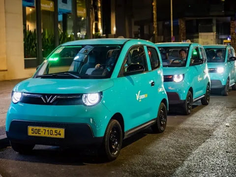 Công ty của tỷ phú Phạm Nhật Vượng ra mắt taxi điện 'tí hon' tại TP.HCM, giá chỉ từ 13.750 đồng/km