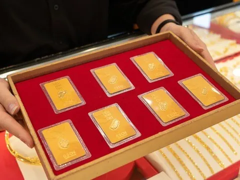 Tối 2-2, giá vàng bất ngờ đảo chiều tăng mạnh