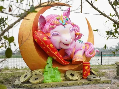 Chốt giá 222.222.222 triệu: Linh vật ngựa khổng lồ tại Bắc Ninh làm chuyện đặc biệt ngay dịp Tết Nguyên đán