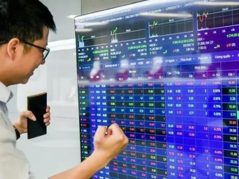 Báo lãi quý 4 tăng gấp 21 lần, cổ phiếu "đại gia" bất động sản tăng vọt với giao dịch đột biến