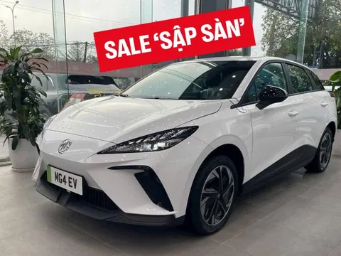 Đại lý xả kho MG4, giảm sốc kỷ lục 328 triệu đồng: Giá thực tế chỉ 620 triệu, rẻ ngang Kia Sonet, đấu Mitsubishi Xforce